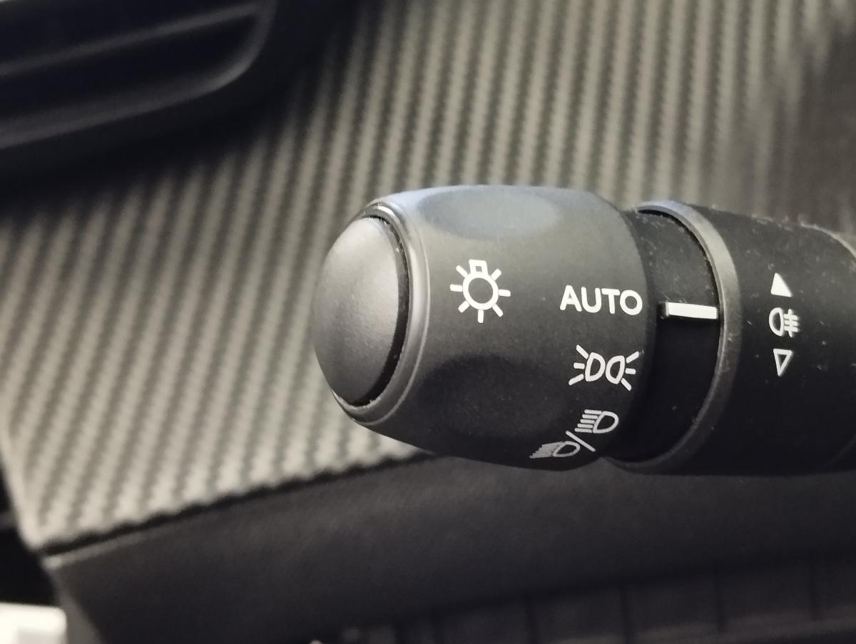 peugeot-2008-2024-gasolina-1199cc