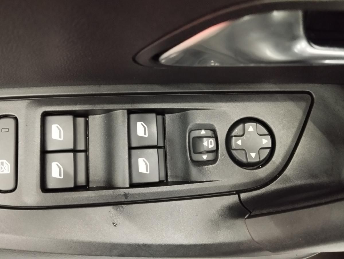 peugeot-2008-2025-gasolina-1199cc