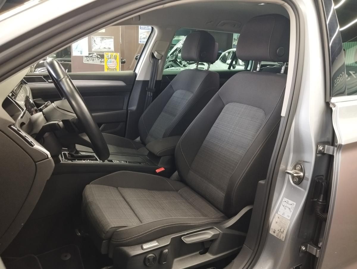 volkswagen-passat-variant-2022-diesel-1968cc