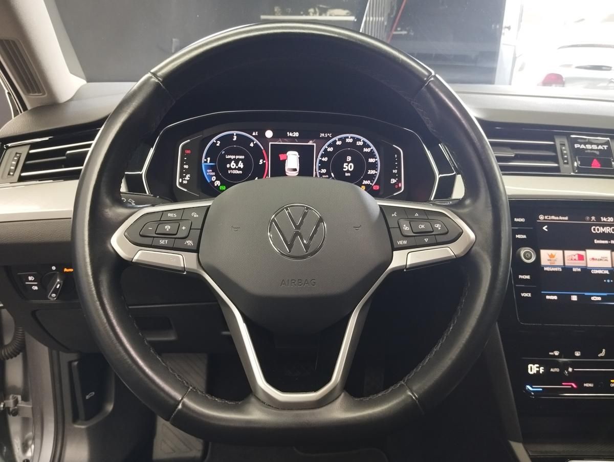 volkswagen-passat-variant-2022-diesel-1968cc