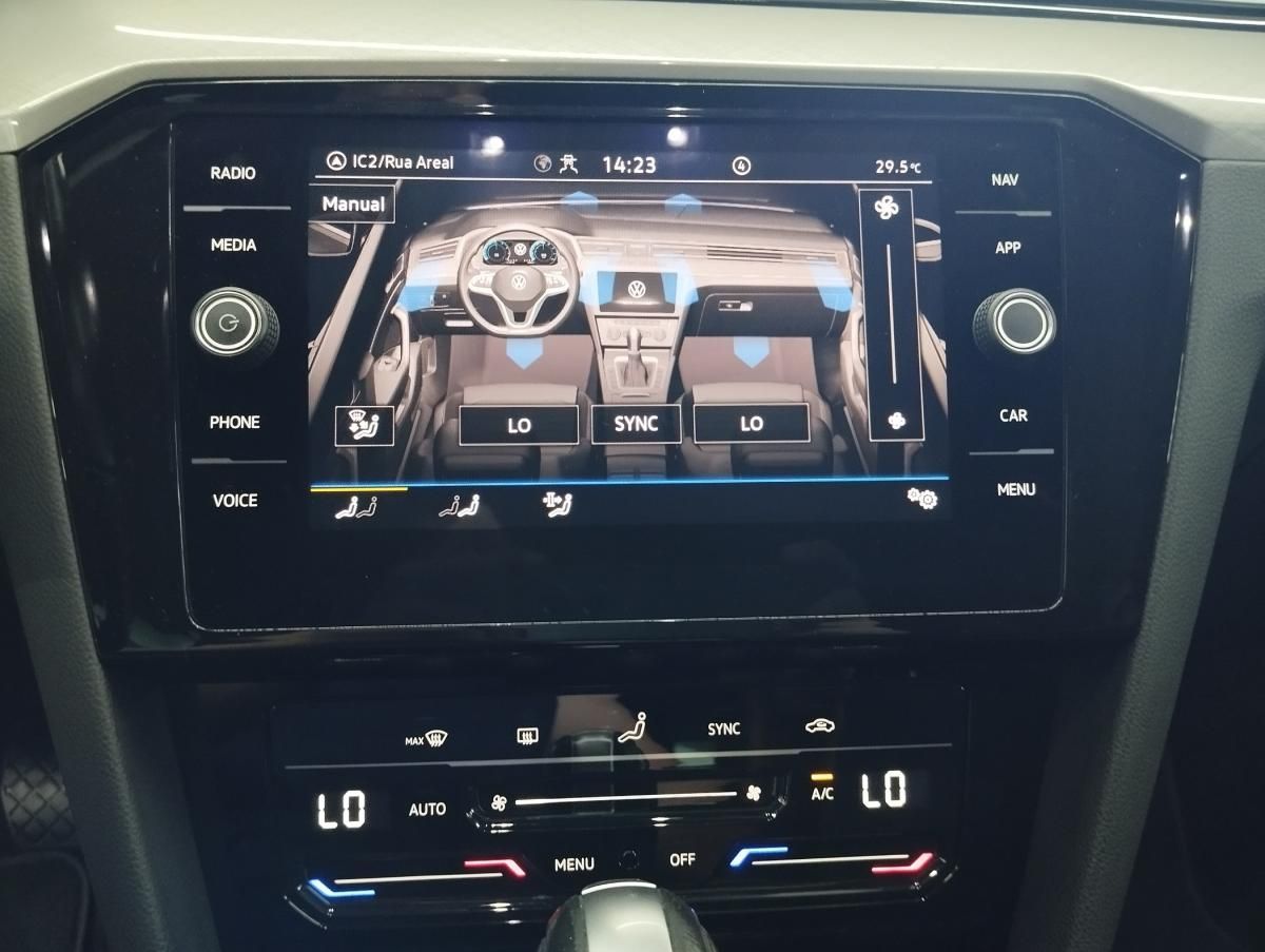 volkswagen-passat-variant-2022-diesel-1968cc