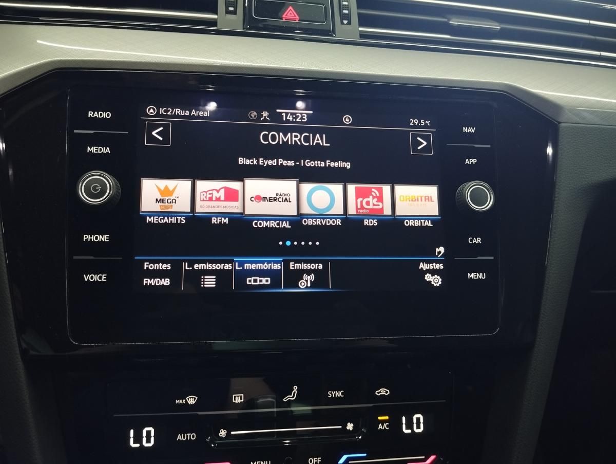 volkswagen-passat-variant-2022-diesel-1968cc