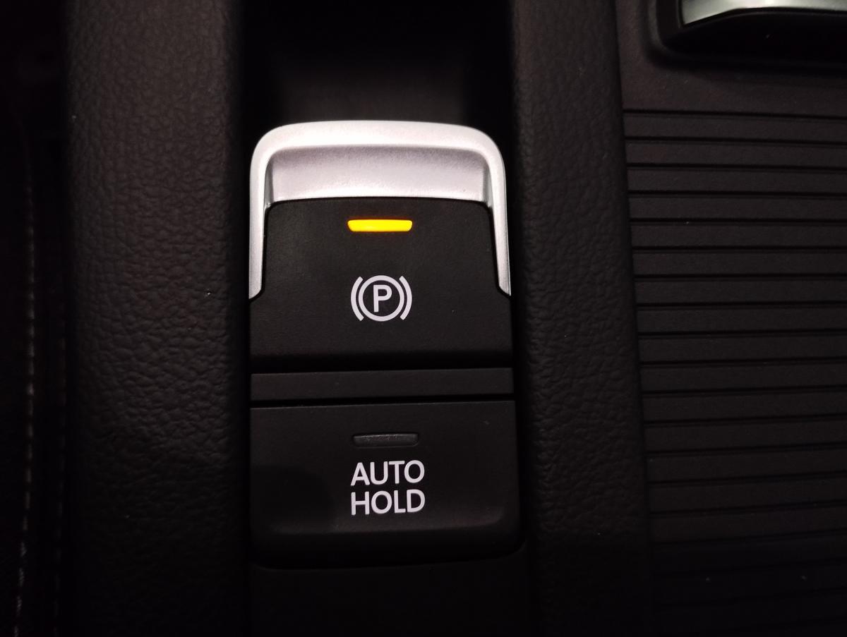 volkswagen-passat-variant-2022-diesel-1968cc