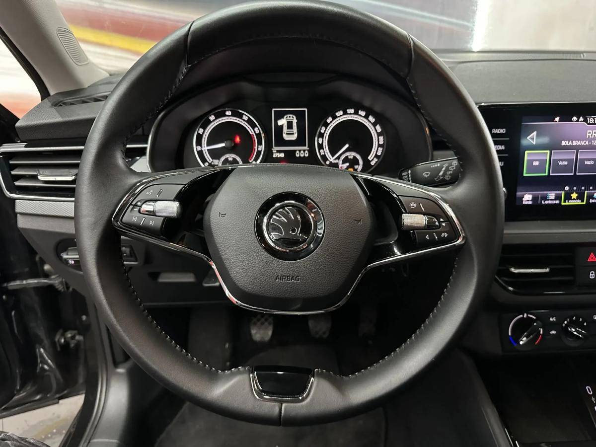 skoda-kamiq-2023-gasolina-999cc
