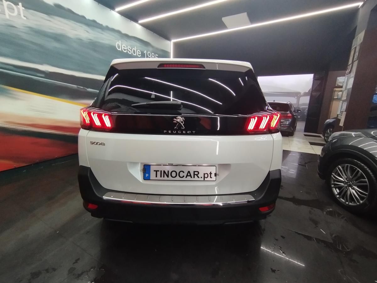 peugeot-5008-2024-gasolina-1199cc