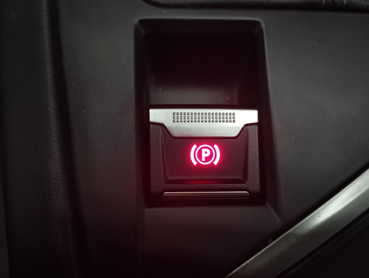 peugeot-308-sw-2023-gasolina-1199cc