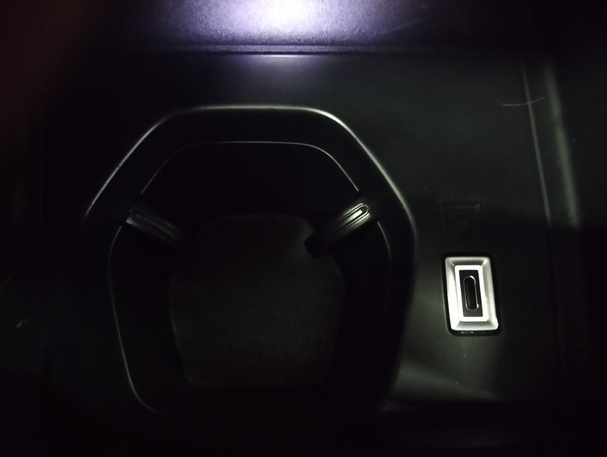 peugeot-308-sw-2023-gasolina-1199cc