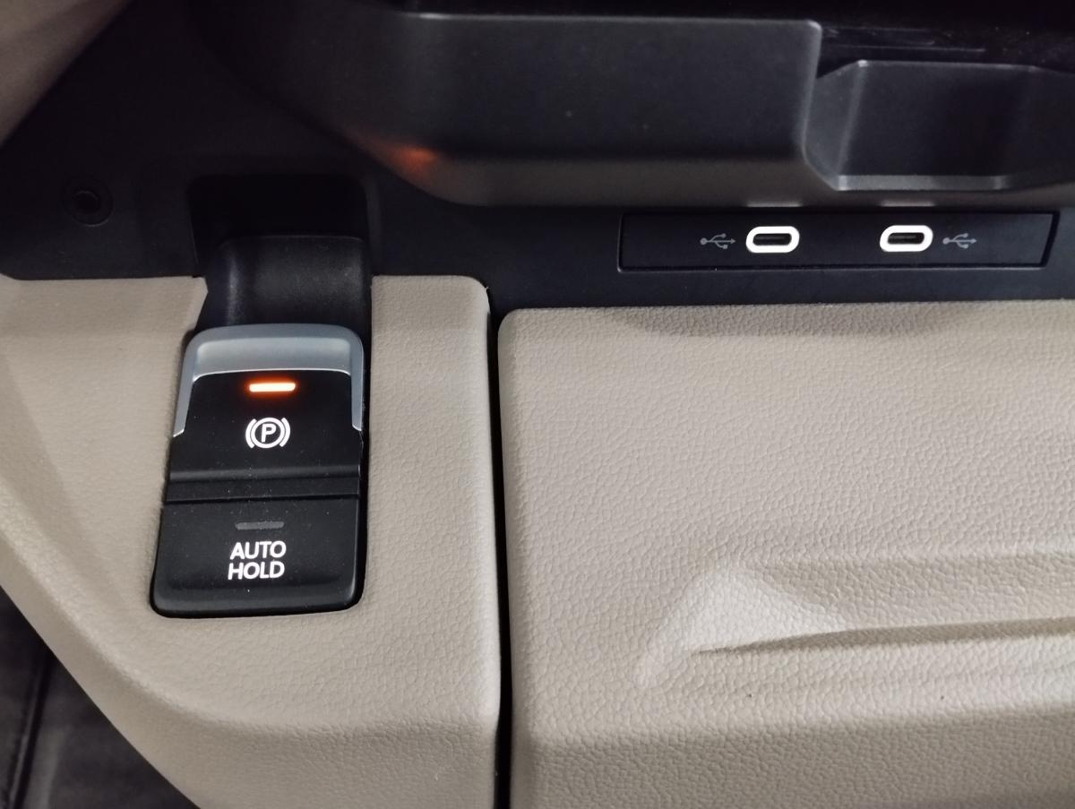 volkswagen-multivan-2023-diesel-1968cc