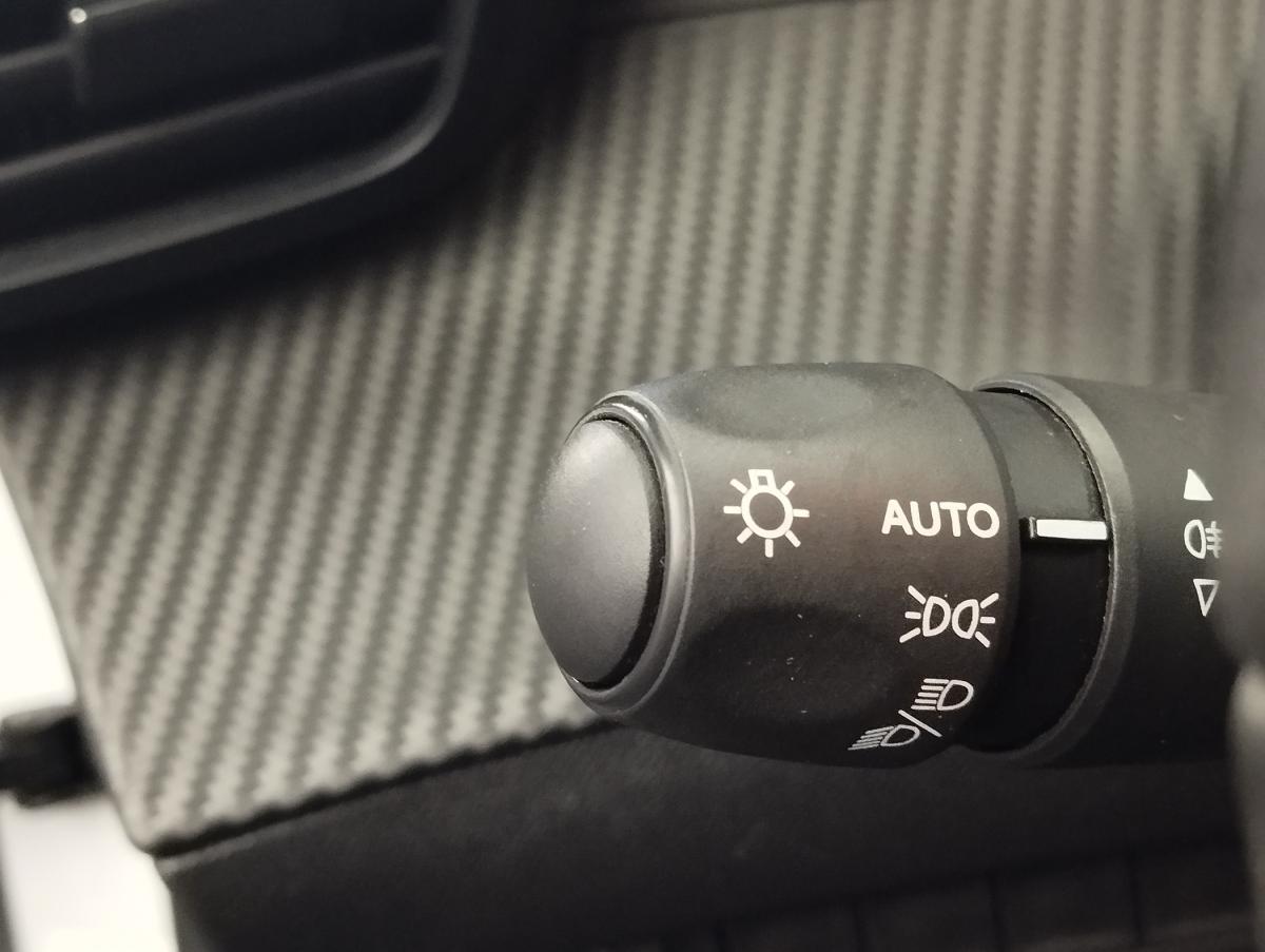 peugeot-2008-2024-gasolina-1199cc