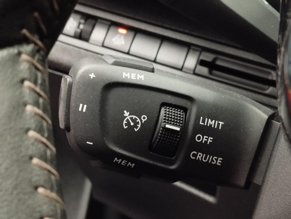 peugeot-3008-2022-diesel-1499cc