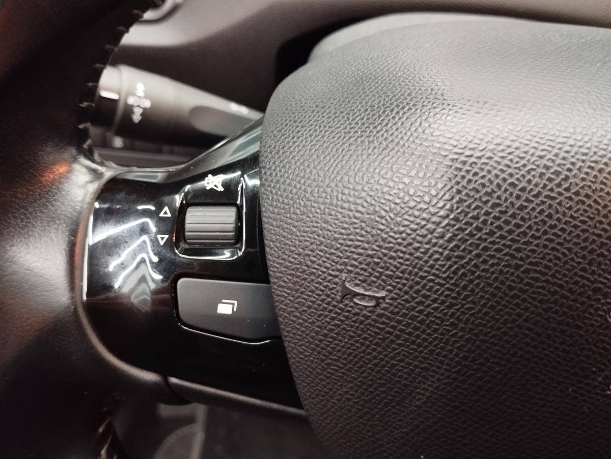 peugeot-308-sw-2021-diesel-1499cc