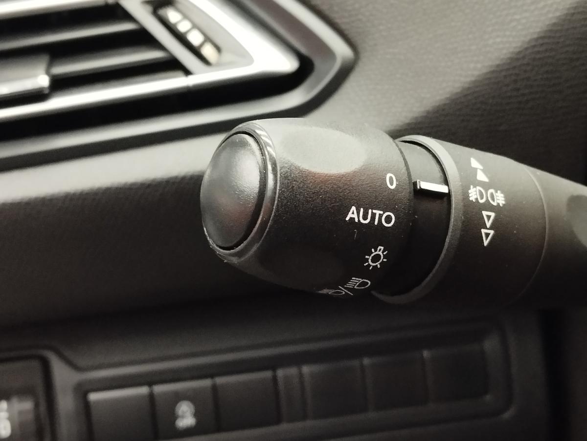 peugeot-308-sw-2021-diesel-1499cc
