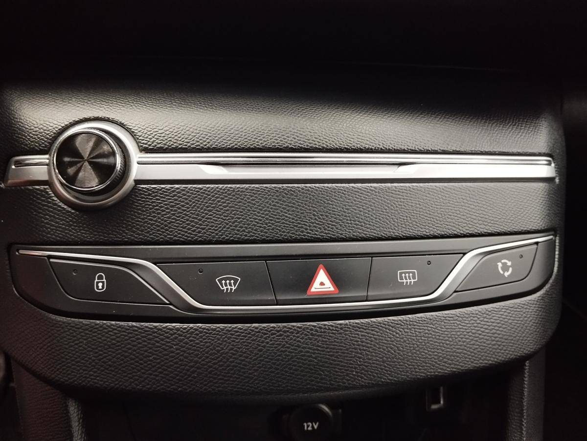 peugeot-308-sw-2021-diesel-1499cc