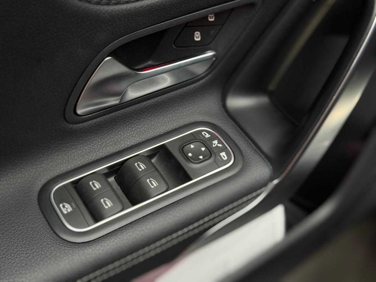 mercedes-benz-classe-a-2023-gasolina-1332cc