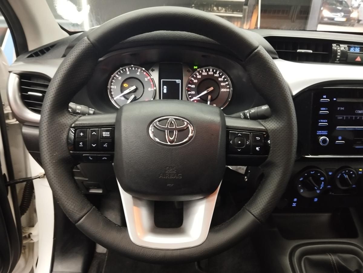 toyota-hilux-2021-diesel-2393cc