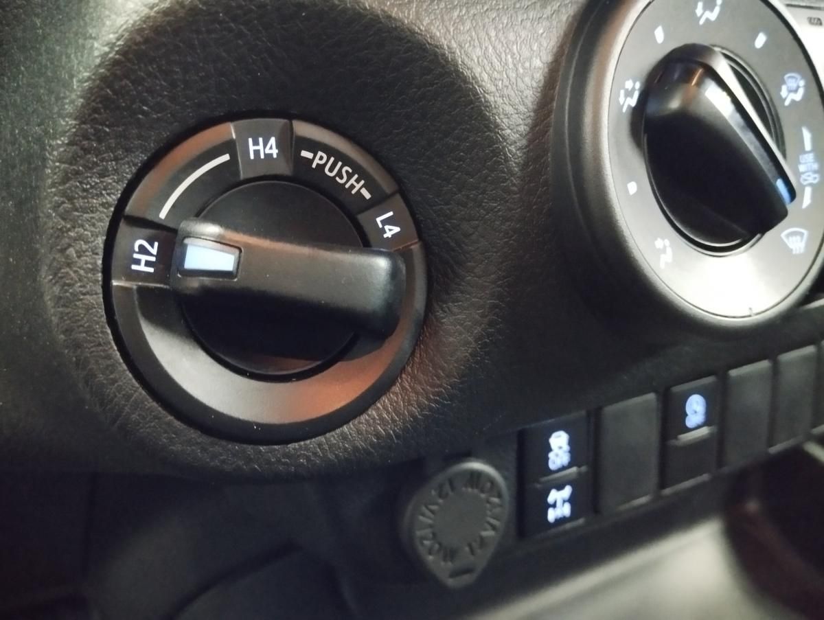 toyota-hilux-2021-diesel-2393cc