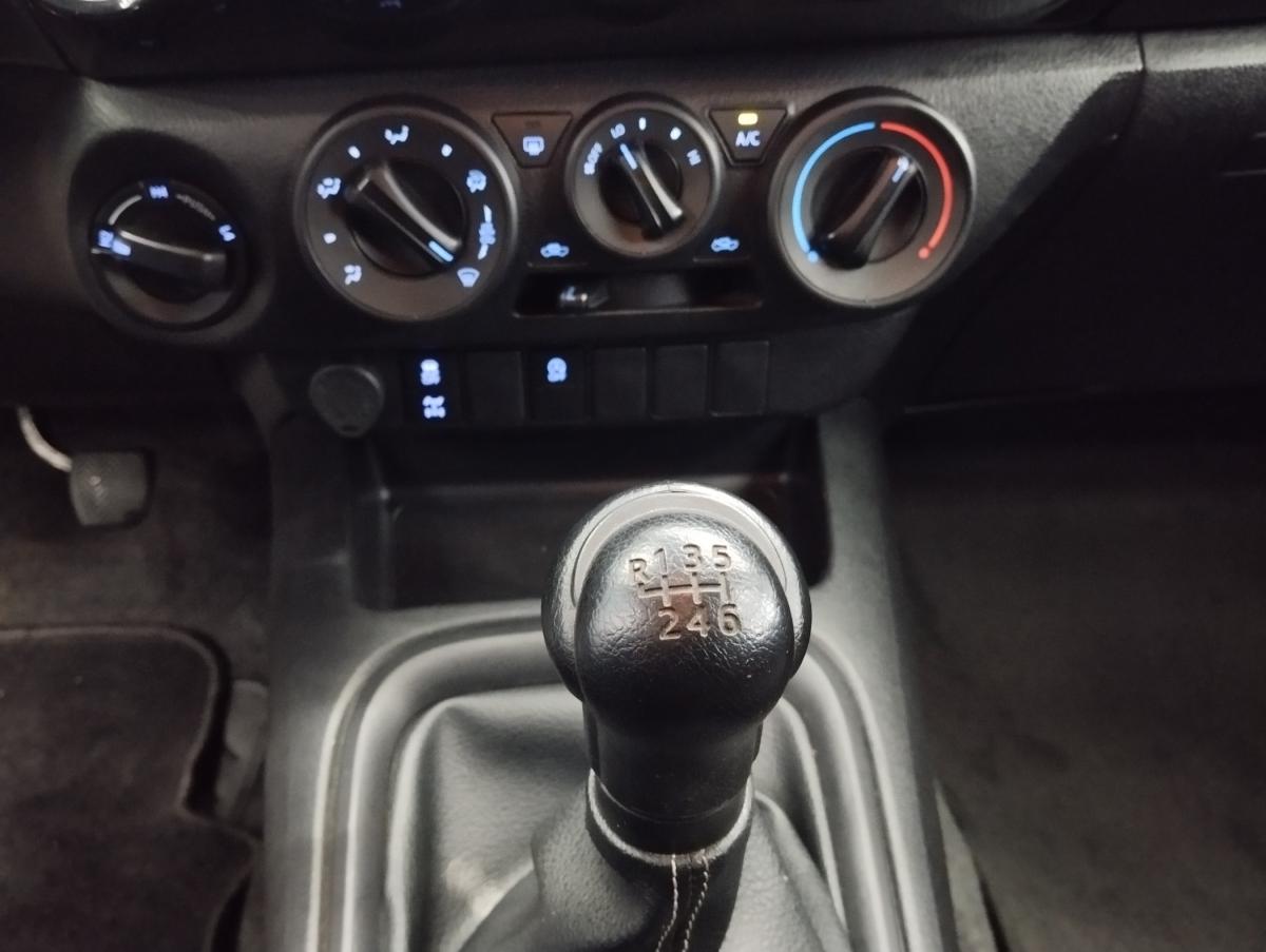 toyota-hilux-2021-diesel-2393cc