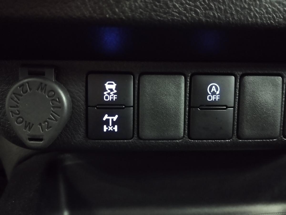 toyota-hilux-2021-diesel-2393cc