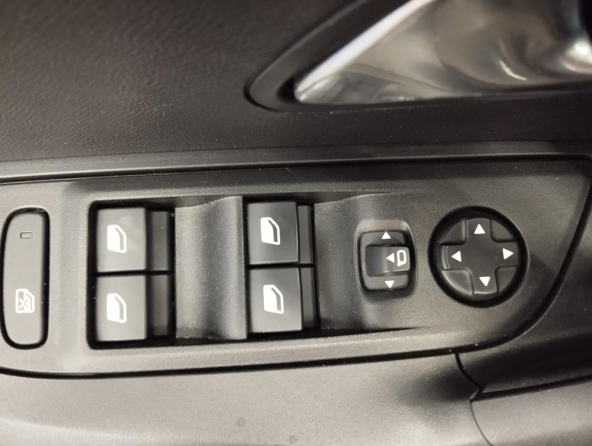 peugeot-2008-2025-gasolina-1199cc