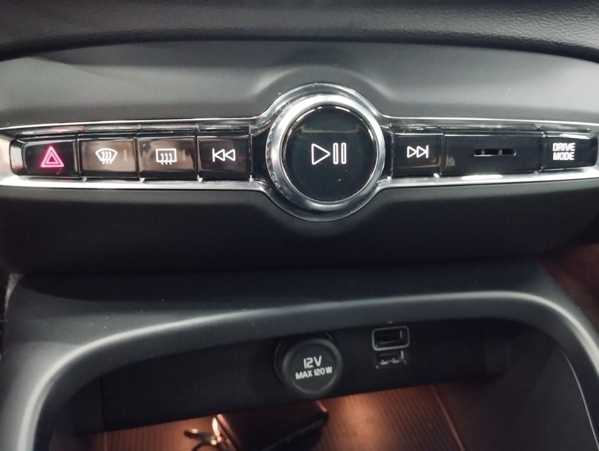 volvo-xc40-2021-hibrido-a-gasolina-1477cc
