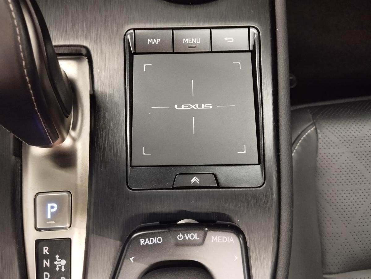 lexus-ux-2021-eletrico-500cc
