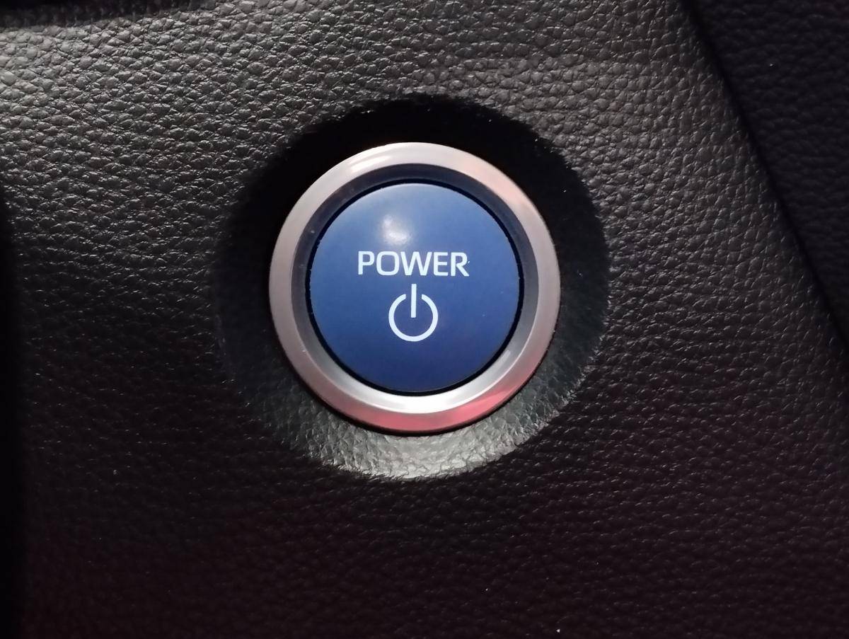 toyota-corolla-2021-hibrido-a-gasolina-1798cc