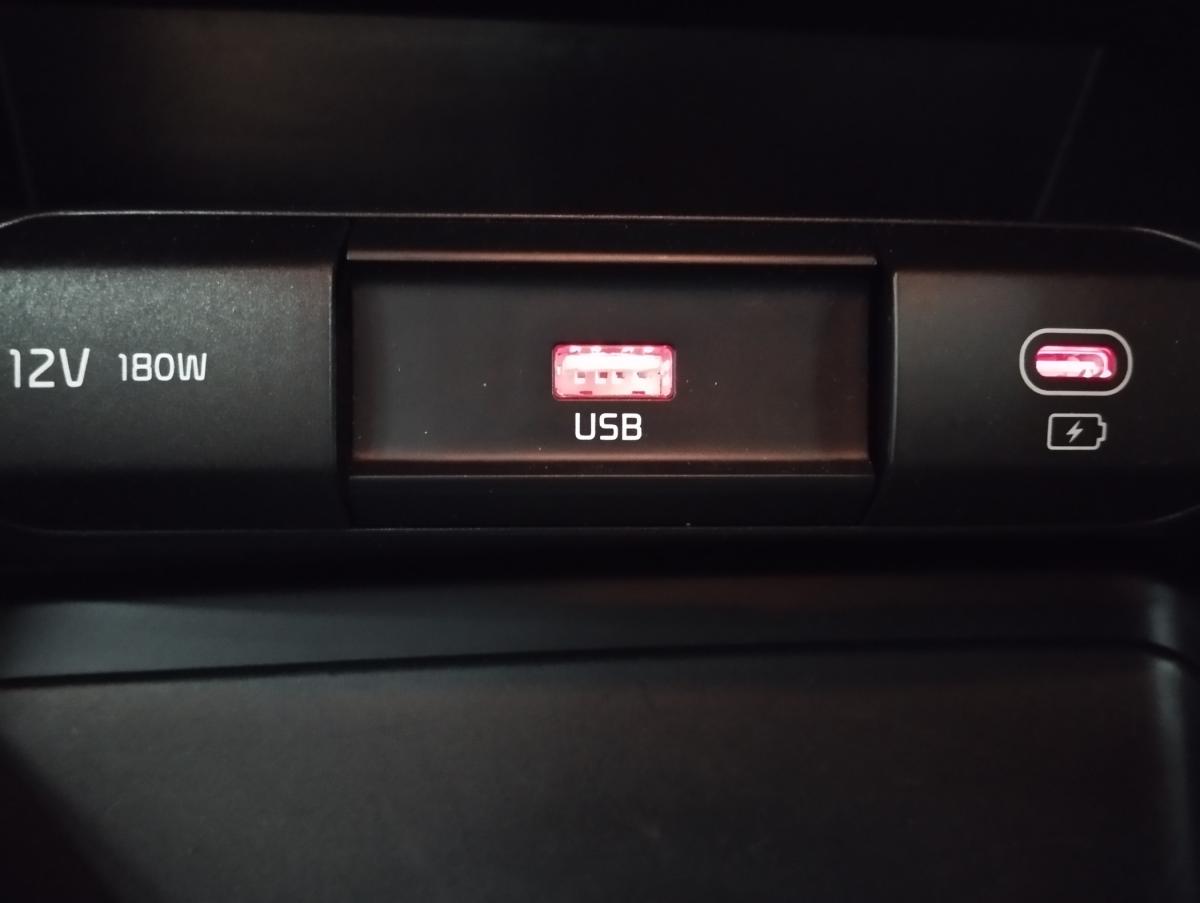 kia-xceed-2025-gasolina-998cc
