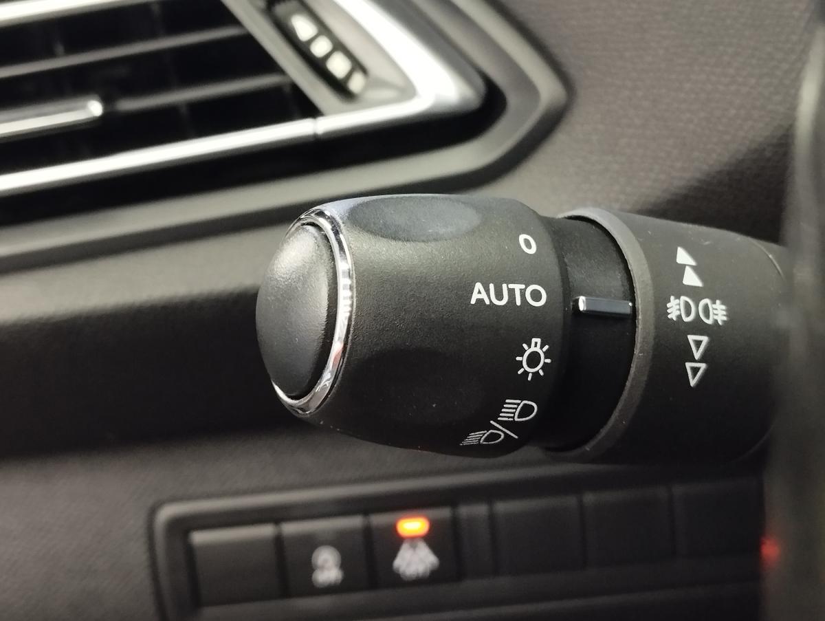 peugeot-308-sw-2020-diesel-1499cc