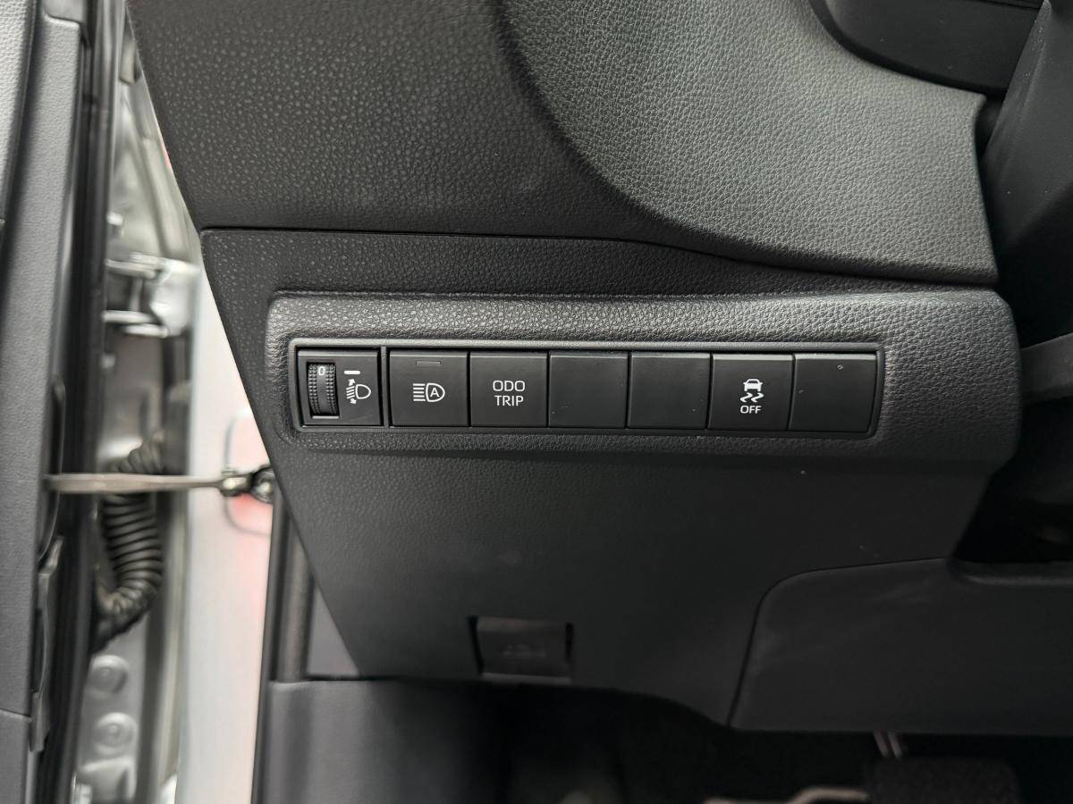 toyota-corolla-2023-hibrido-a-gasolina-1798cc