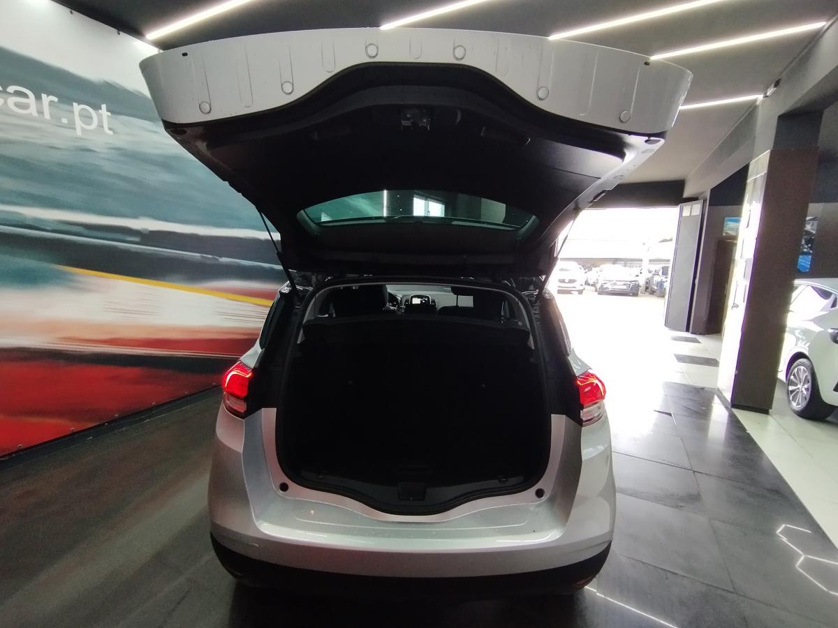 renault-scenic-2020-diesel-1750cc