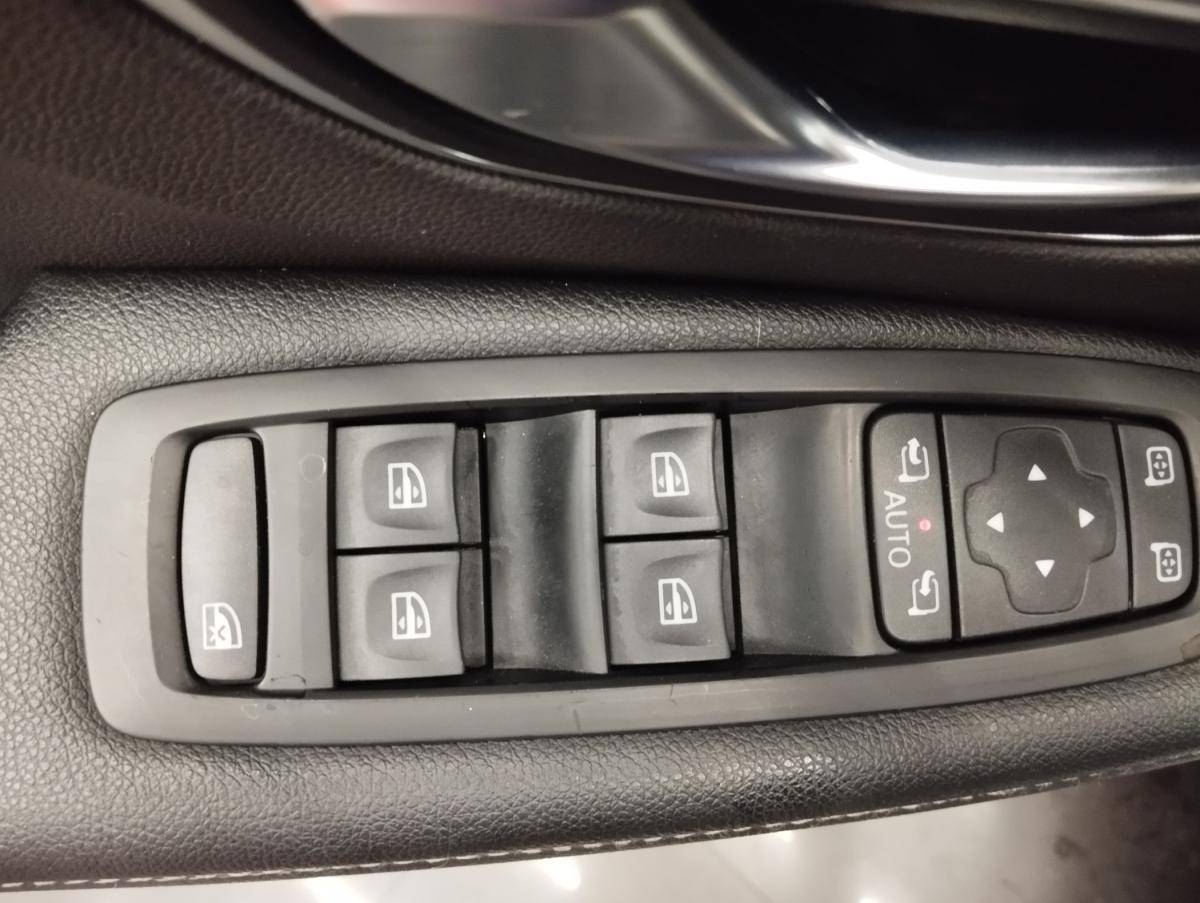 renault-scenic-2020-diesel-1750cc