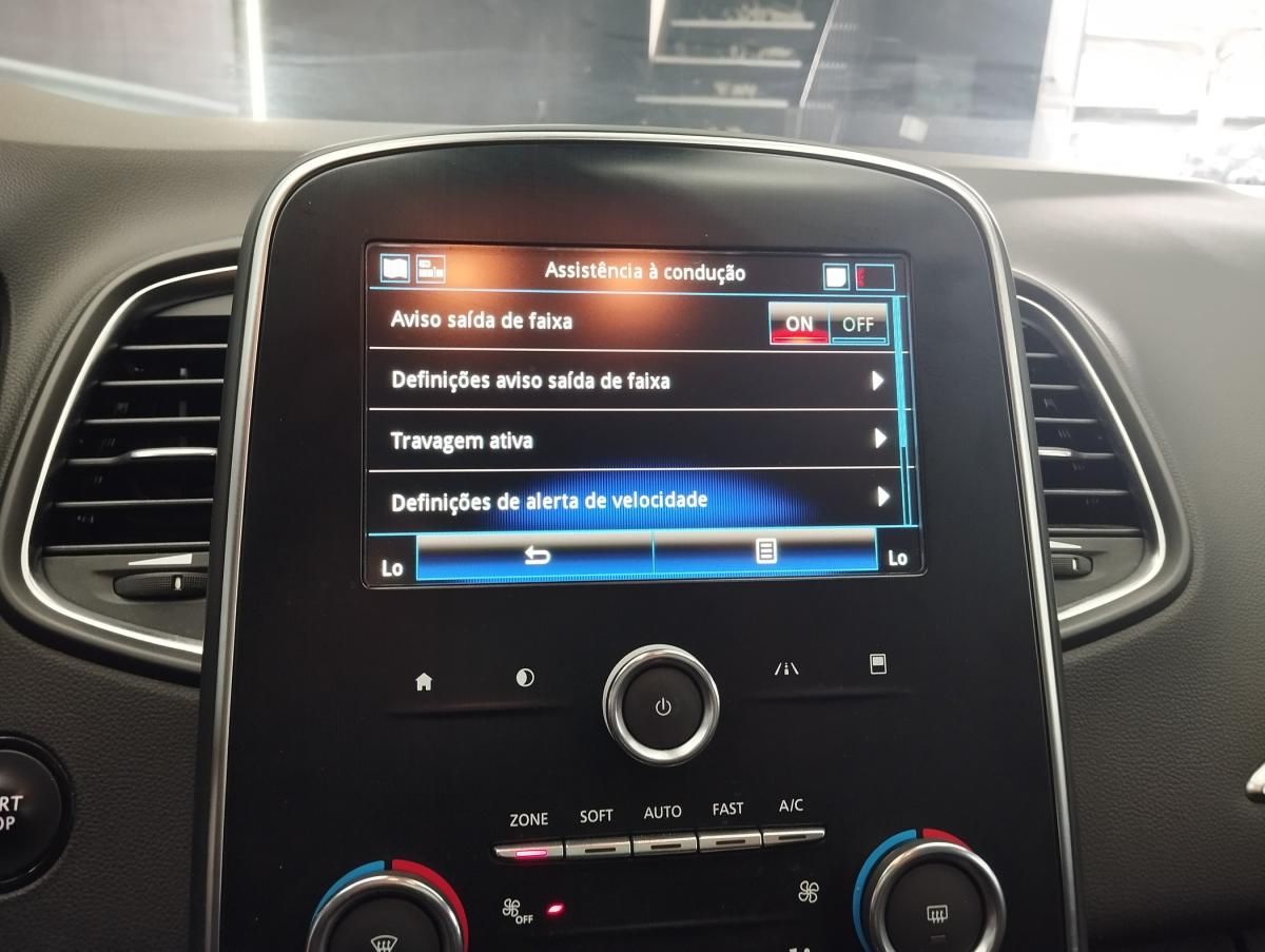 renault-scenic-2020-diesel-1750cc