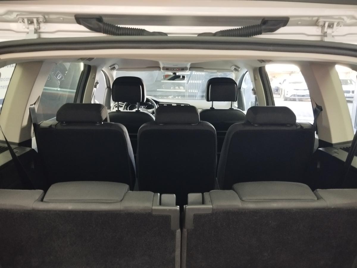 volkswagen-touran-2022-diesel-1968cc