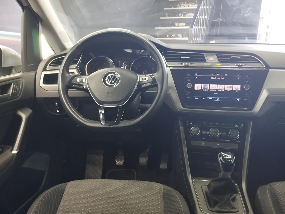 volkswagen-touran-2022-diesel-1968cc