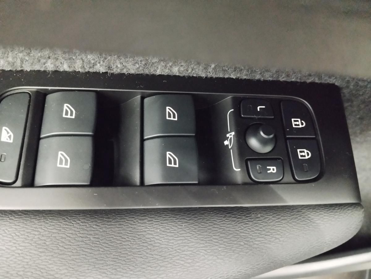volvo-xc40-2022-hibrido-a-gasolina-1477cc