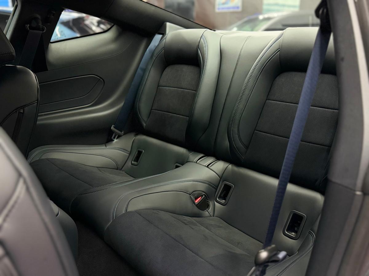 ford-mustang-2025-gasolina-5038cc