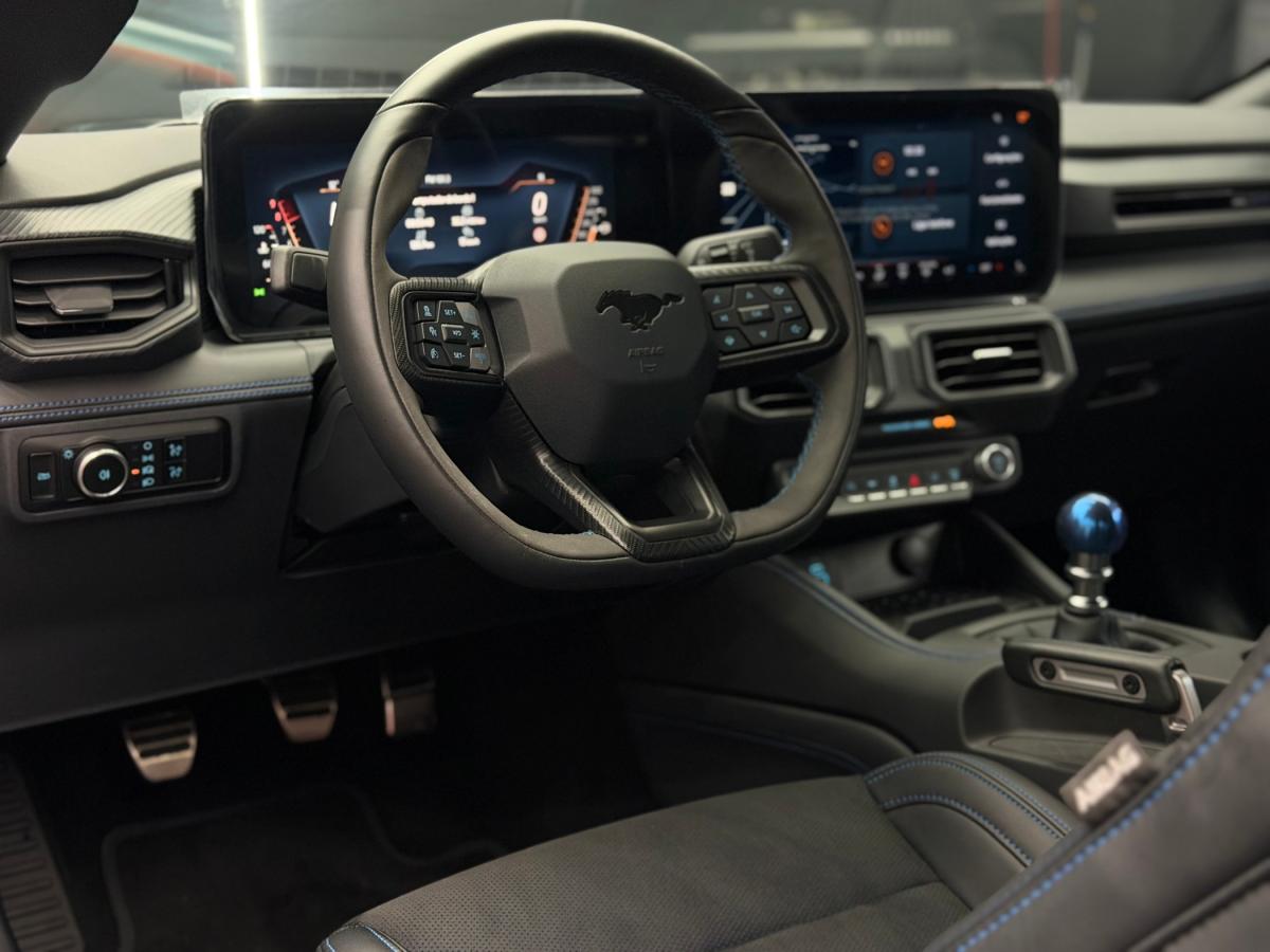 ford-mustang-2025-gasolina-5038cc