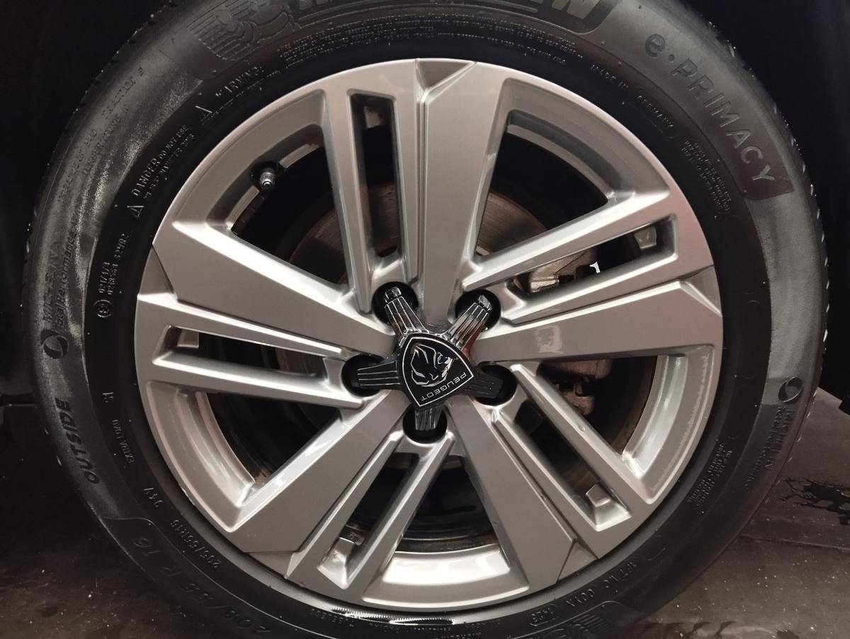 peugeot-308-sw-2023-diesel-1499cc