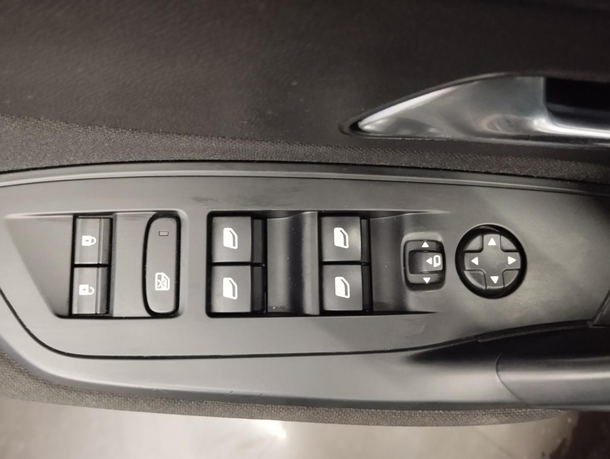 peugeot-308-sw-2023-diesel-1499cc