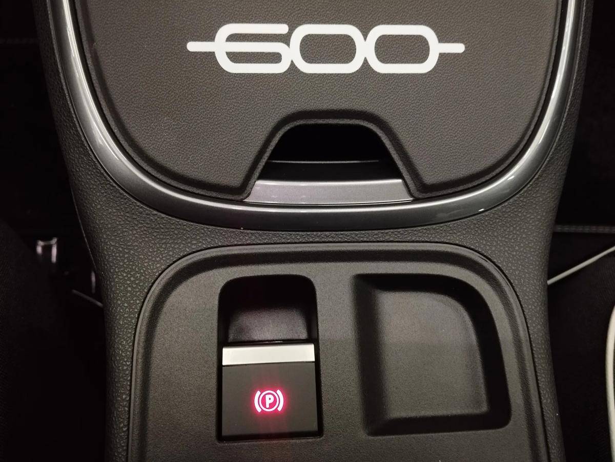 fiat-600-2026-hibrido-a-gasolina-1199cc