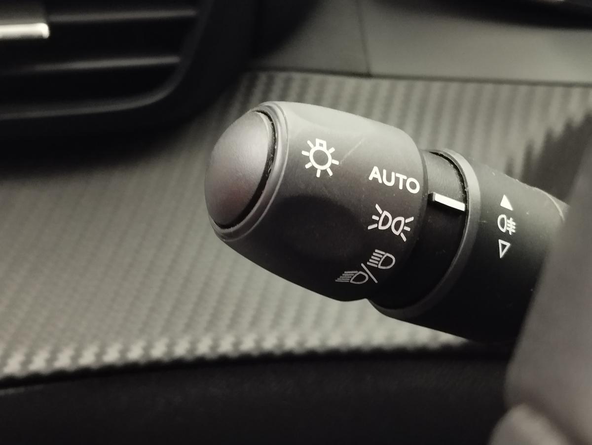 peugeot-208-2024-gasolina-1199cc