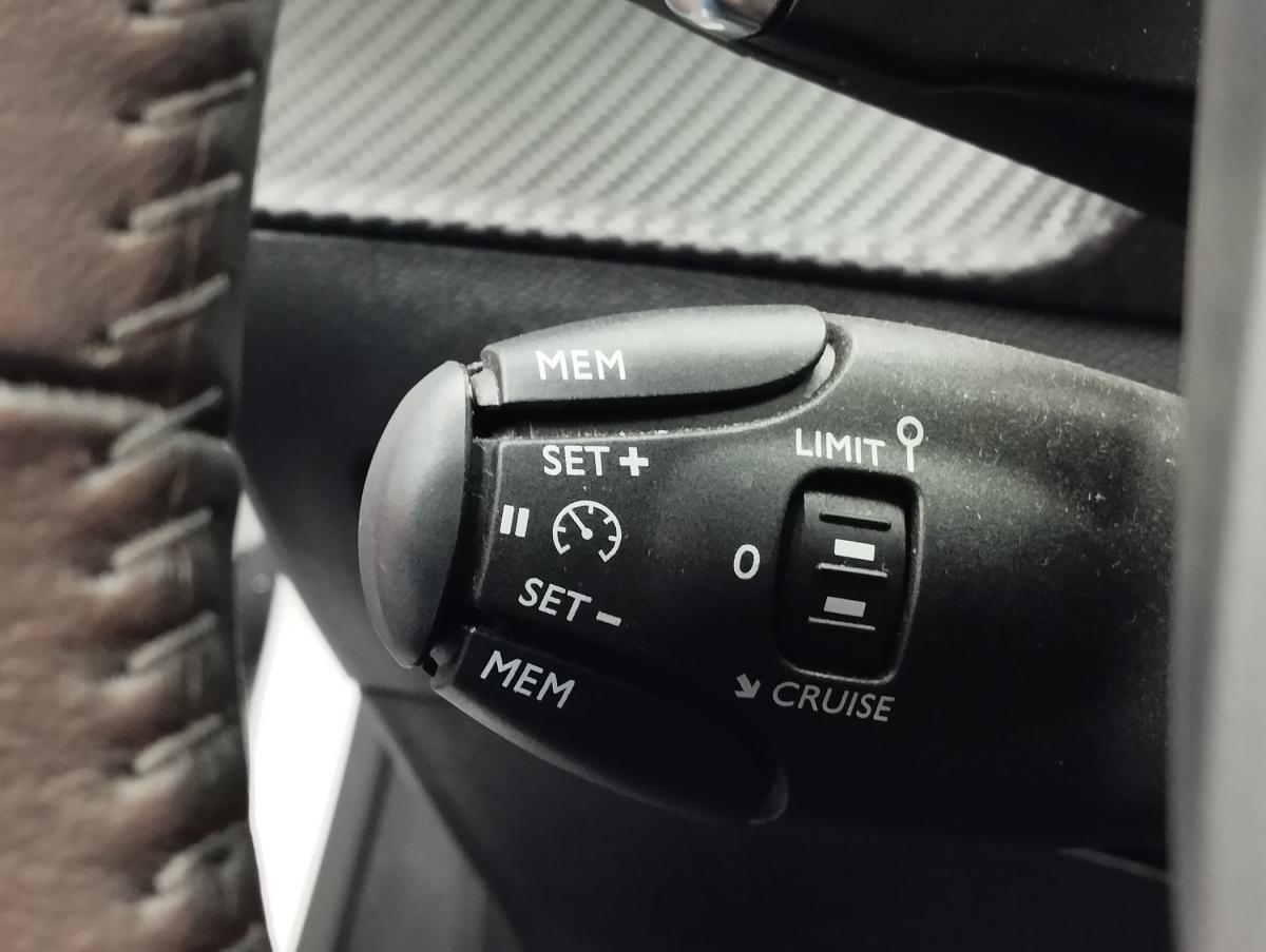 peugeot-208-2024-gasolina-1199cc