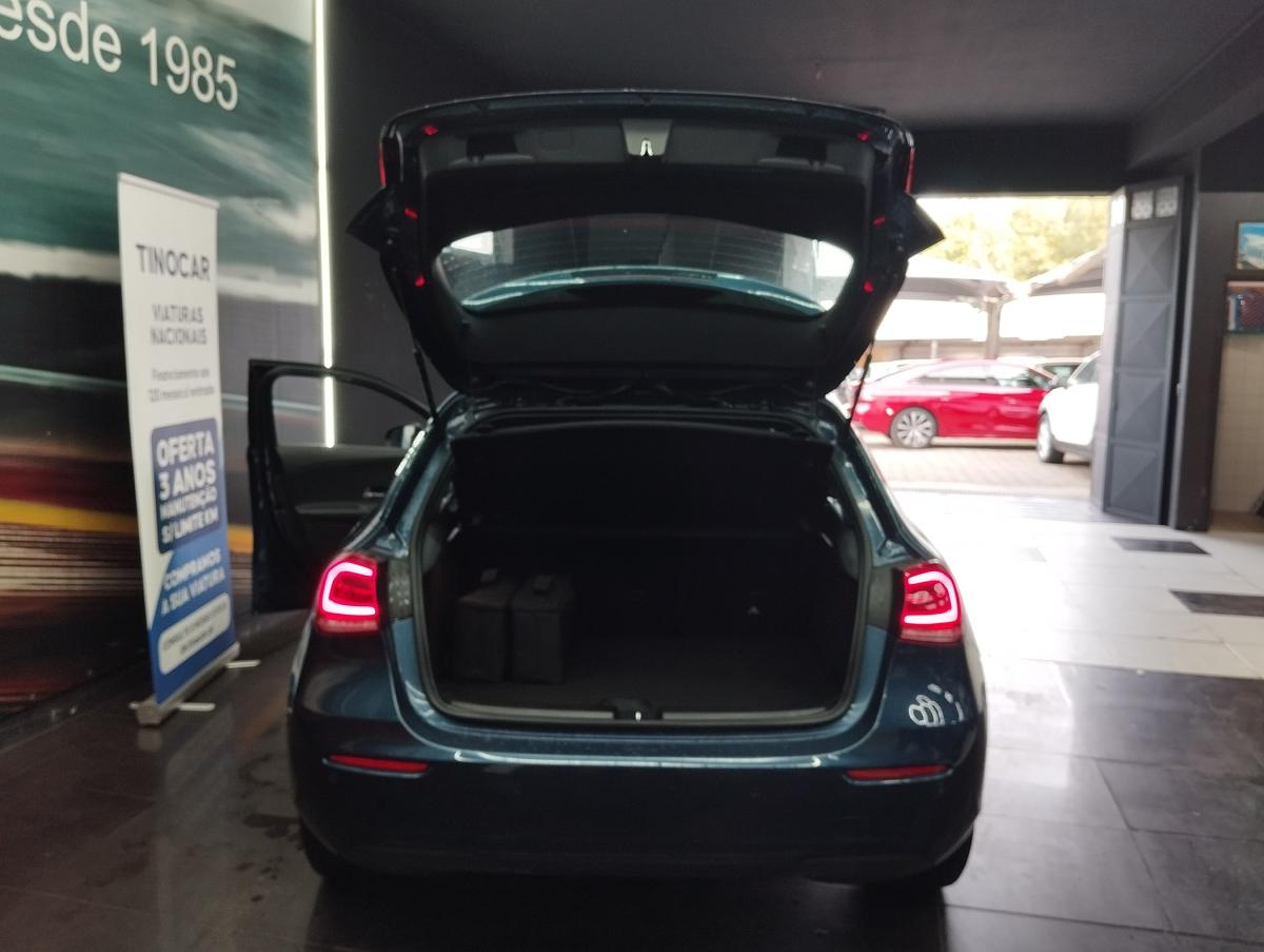 mercedes-benz-classe-a-2022-hibrido-a-gasolina-1332cc