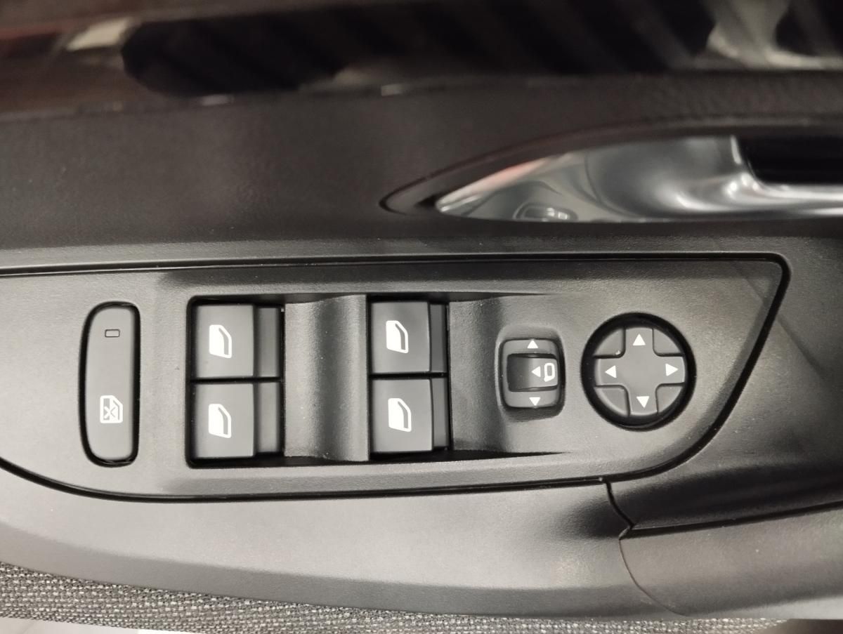 peugeot-2008-2025-gasolina-1199cc