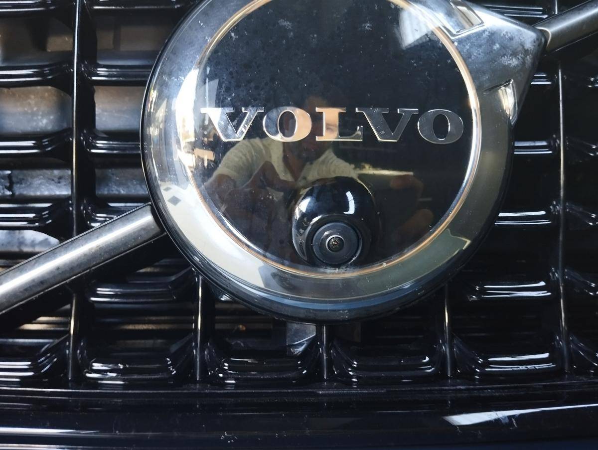 volvo-xc40-2022-hibrido-a-gasolina-1477cc