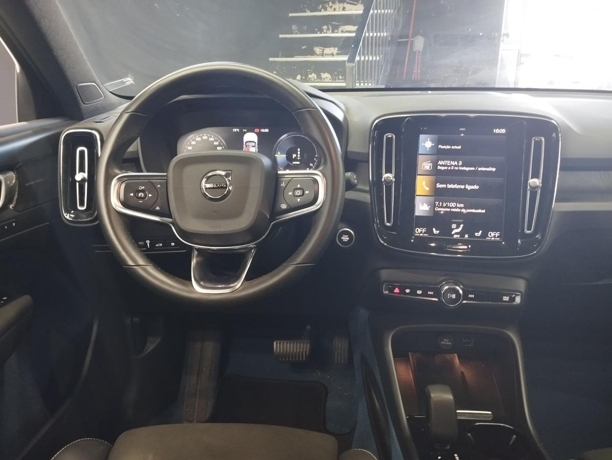 volvo-xc40-2022-hibrido-a-gasolina-1477cc