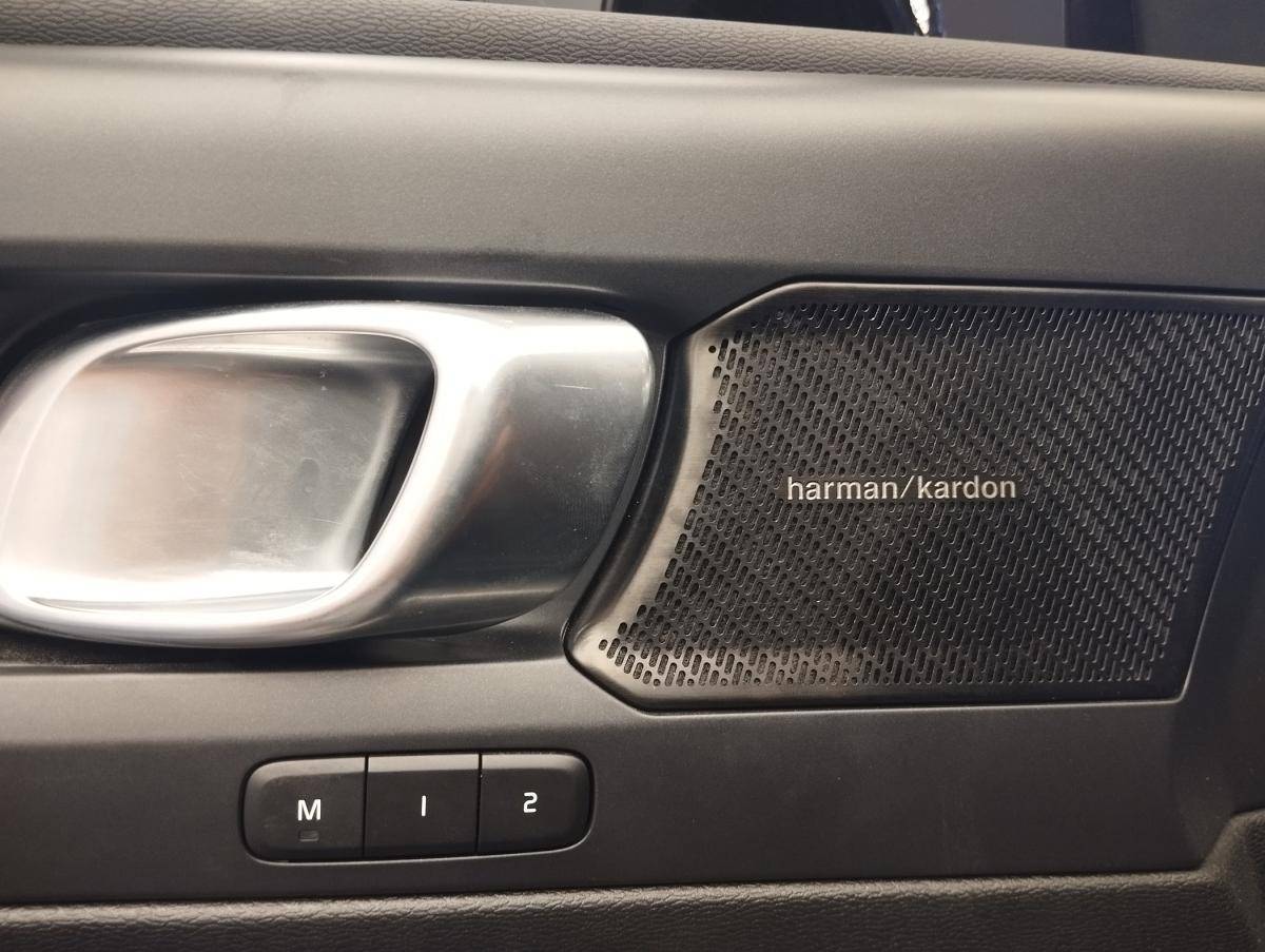 volvo-xc40-2022-hibrido-a-gasolina-1477cc