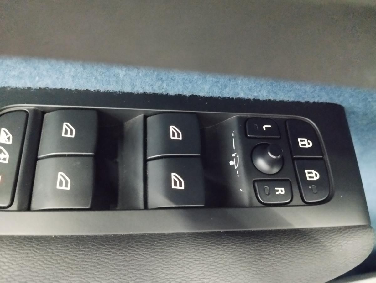 volvo-xc40-2022-hibrido-a-gasolina-1477cc