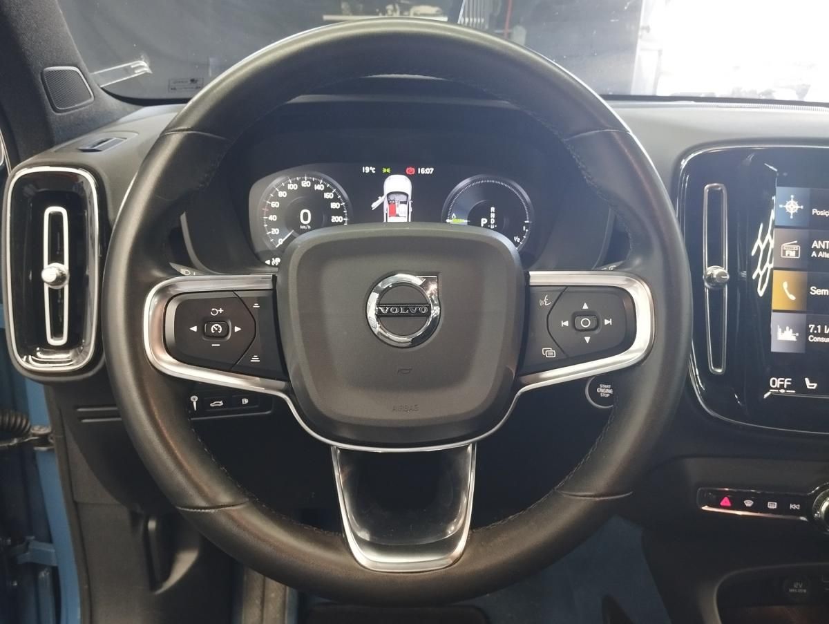 volvo-xc40-2022-hibrido-a-gasolina-1477cc
