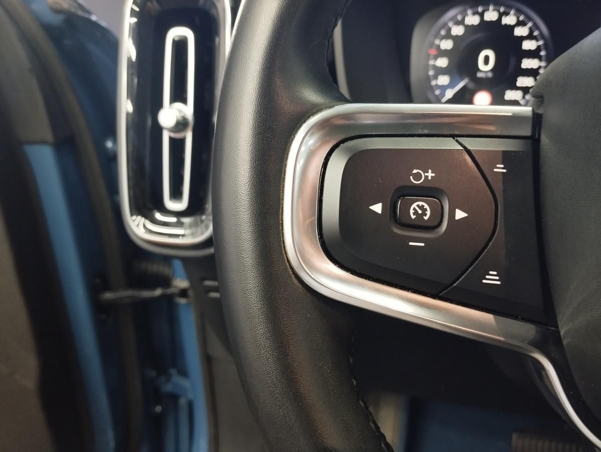 volvo-xc40-2022-hibrido-a-gasolina-1477cc